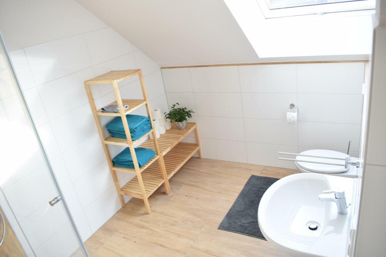 Einladende Ferienwohnung Auf Bauernhof In ジンツィッヒ エクステリア 写真